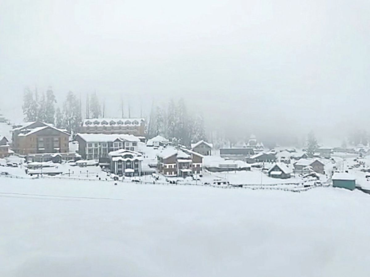 Gulmarg, Pahalgam record sub-zero nights as cold lingers in Kashmir