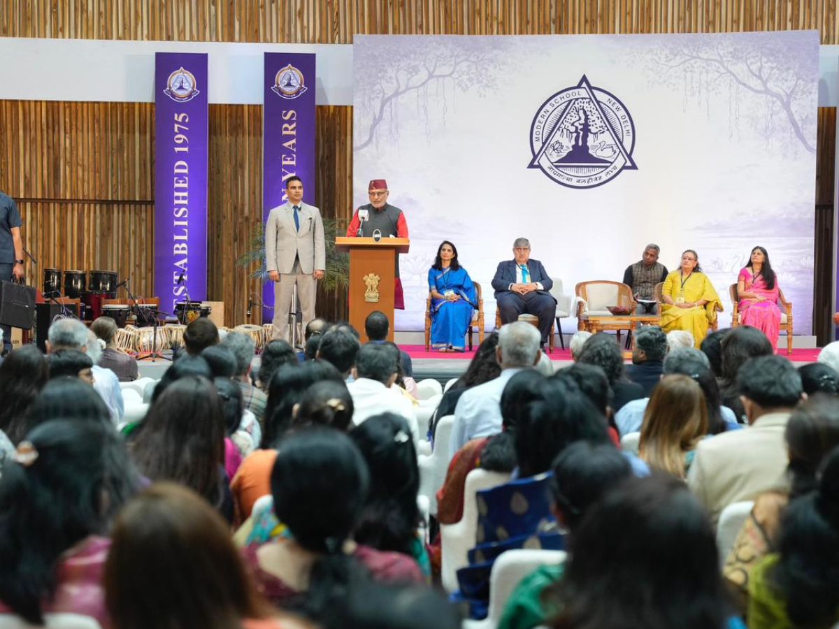 Vice President inaugurates new academic block at Modern School