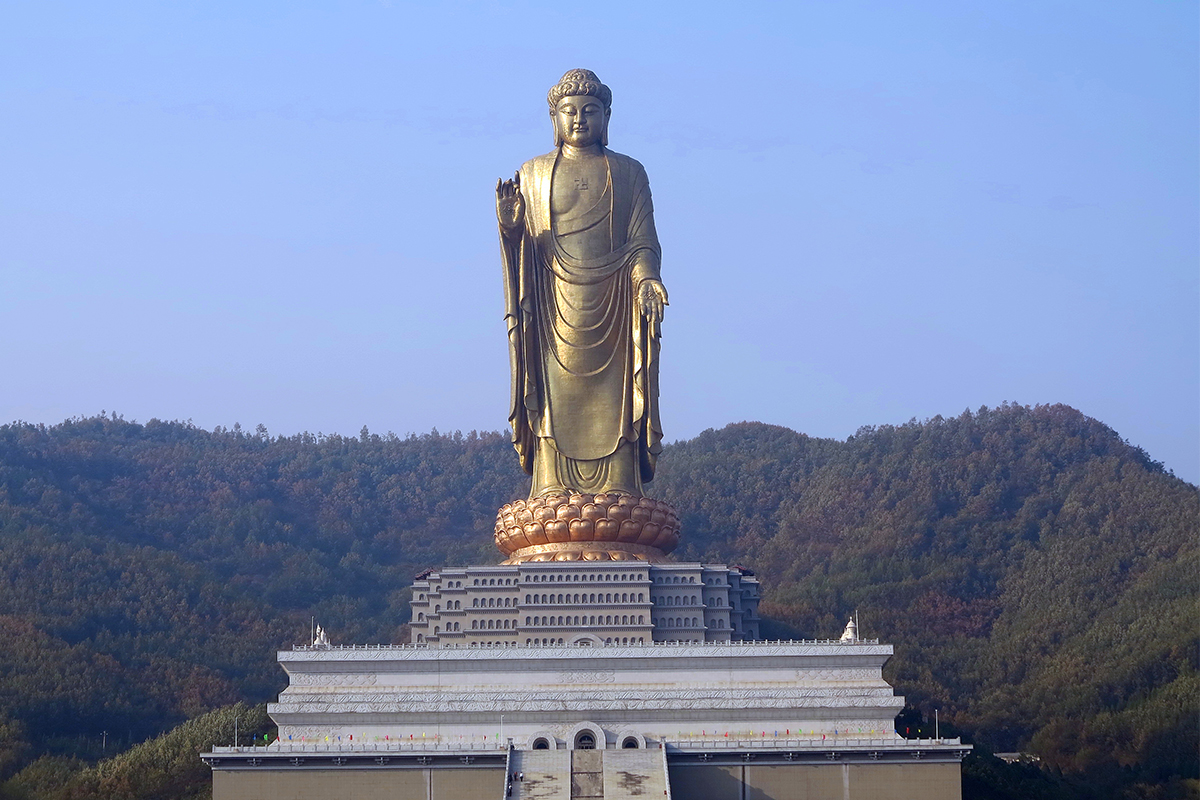 8 Tallest Statues Around the World to Add to Your Travel Wish-List
