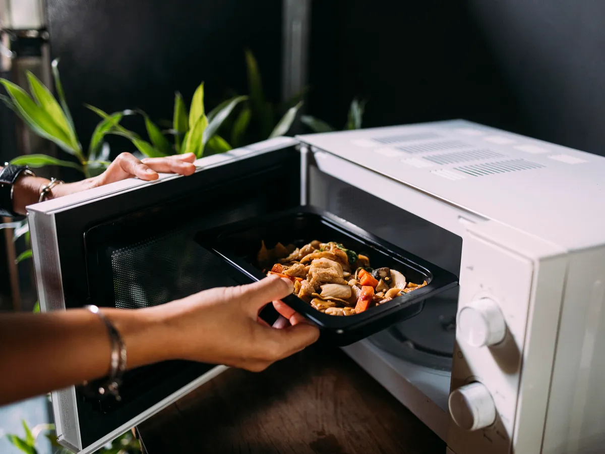 Microwave cooking: Should you keep the lid on or leave it off?