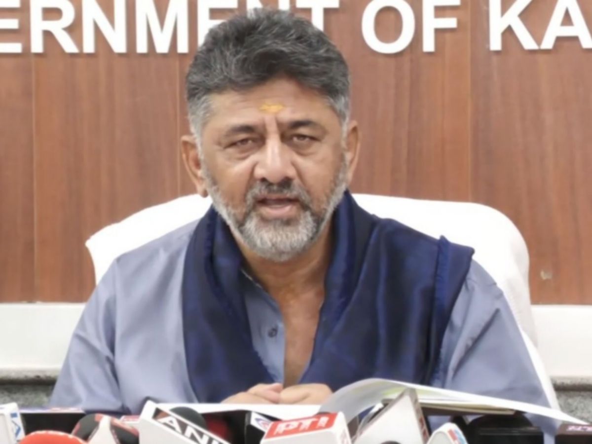 No street vendors on main and sub-main roads in Bengaluru: DCM DK Shivakumar; New policy on pavements