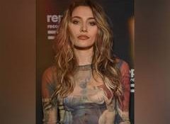 Paris Jackson says bond with father Michael Jackson is "no one's business"