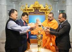 Canada: Piyush Goyal offers prayers at BAPS Swaminarayan Temple in Toronto