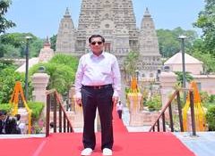 Myanmar President offers prayers at Mahabodhi temple in Bodh Gaya, begins 5-day India visit