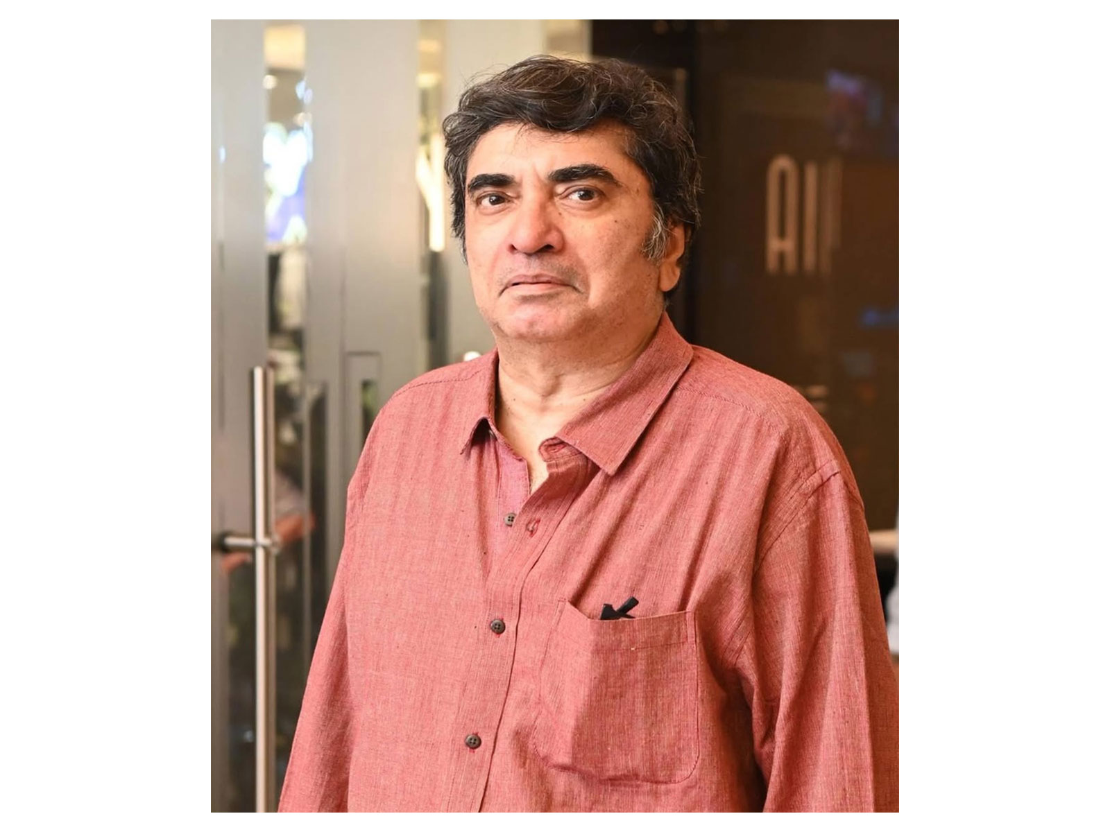 Filmmaker Anik Dutta (Photo/Instagram@prosenstar) Filmmaker Anik Dutta (Photo/Instagram@prosenstar)