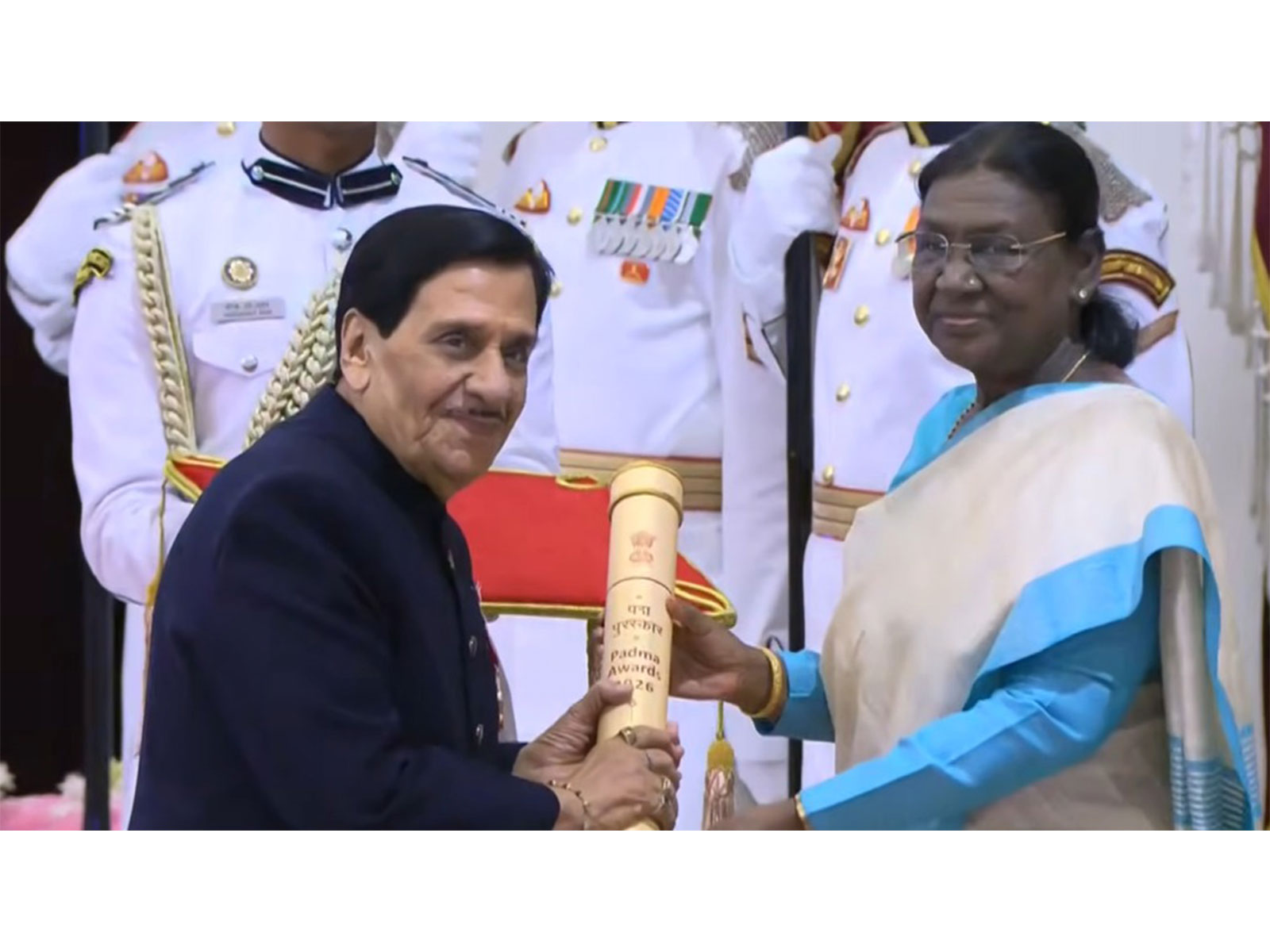Actor Arvind Vaidya receives Padma Award from President  Droupadi Murmu   (Image source: DD News)