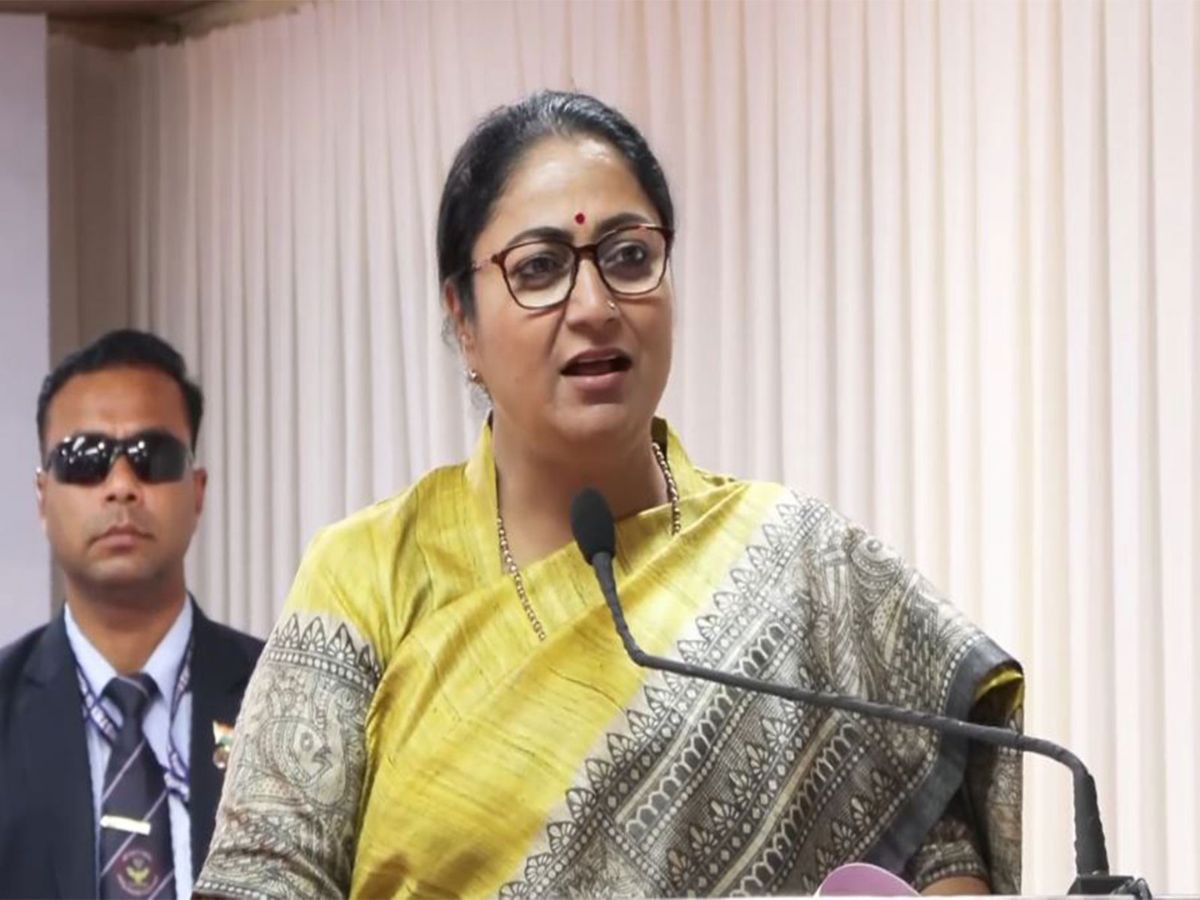 CM conducts inspection at Sub-Registrar’s office