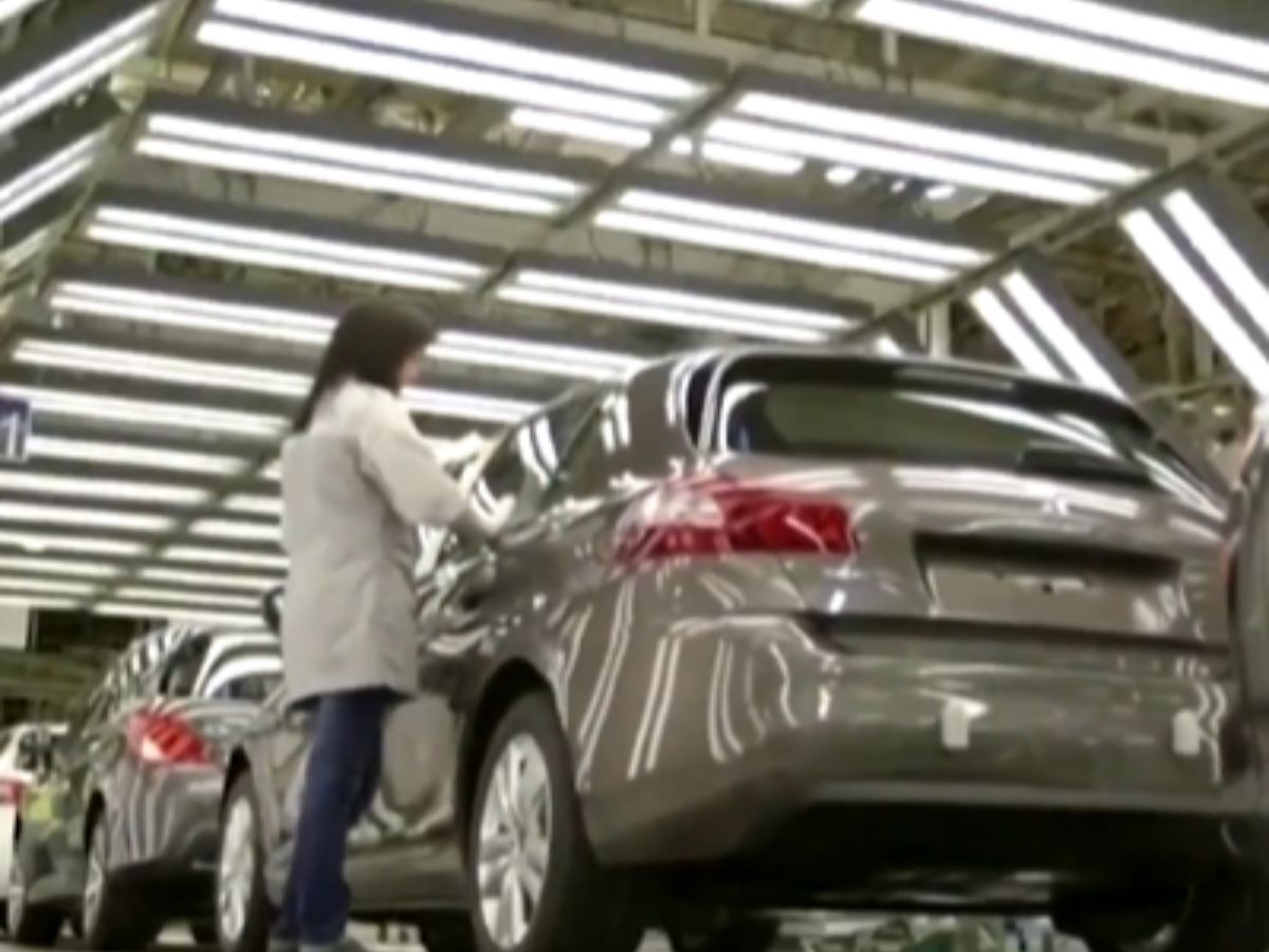 Why Stellantis Is Recalling Over 400,000 US Vehicles