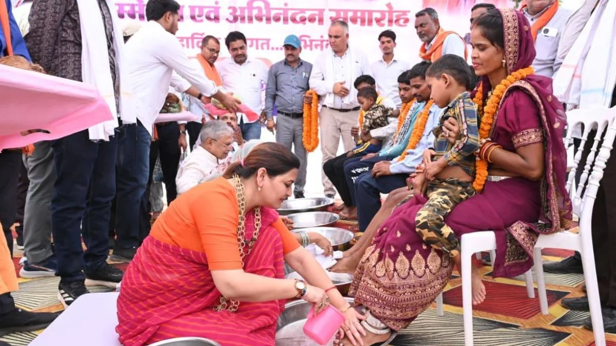 ‘Ghar wapasi’: 200 people, including pastor, return to “original faith” in Chhattisgarh’s Kawardha