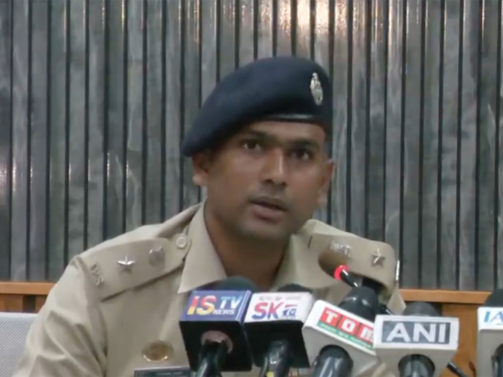 Manipur: 4 UNLF cadres apprehended, large store of looted weapons seized
