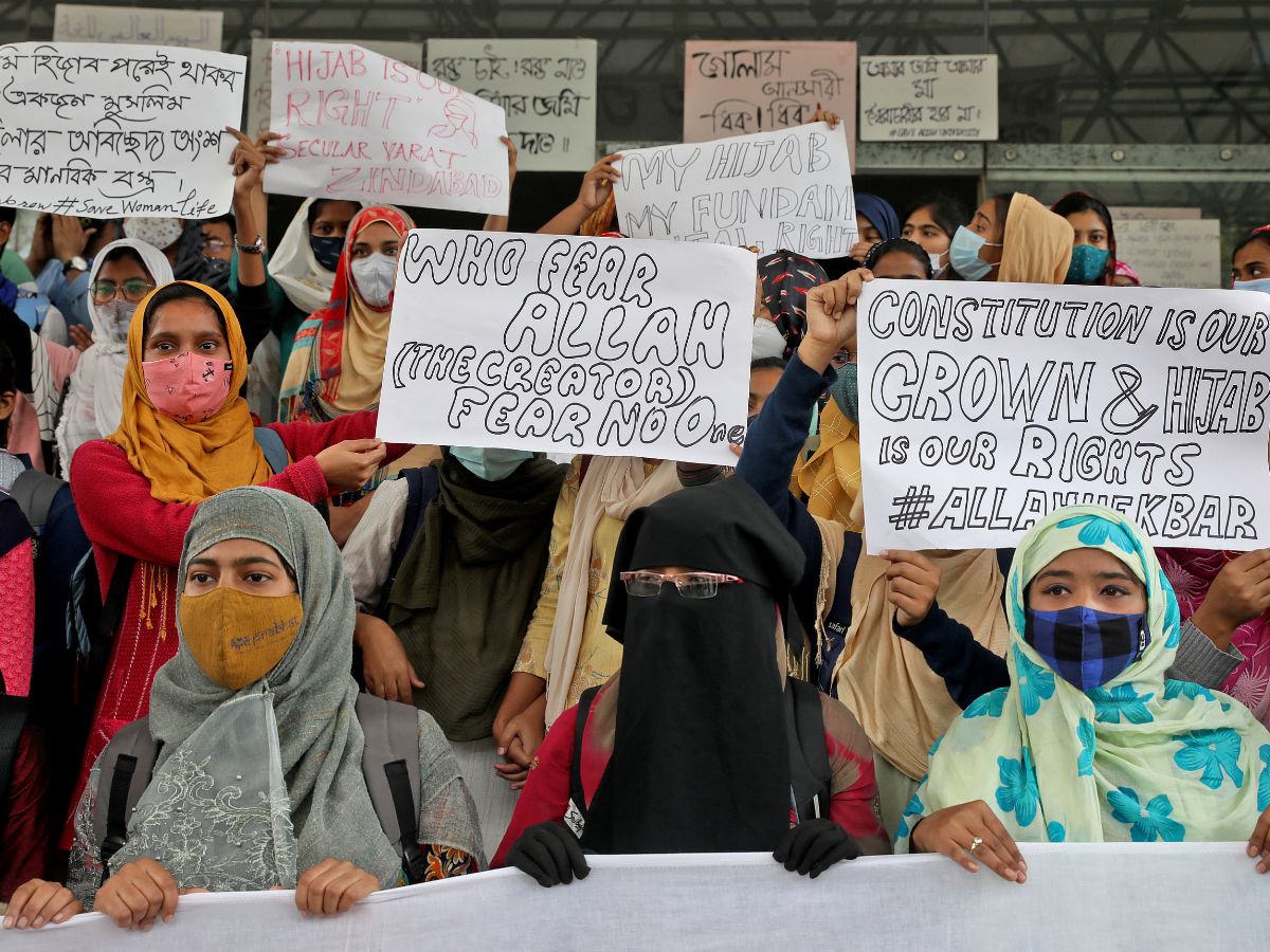 Hijab Row Likely To Intensify When Schools & Colleges Reopen On June 1st. Edu Institutions Exercise Caution