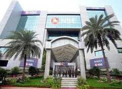 Indian markets extend losses amid FII selling, elevated crude oil prices; Sensex falls 443 points