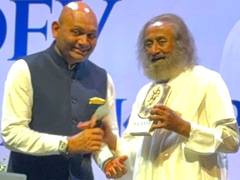Gurudev Sri Sri Ravi Shankar visits Baku; Ambassador of India attends special event