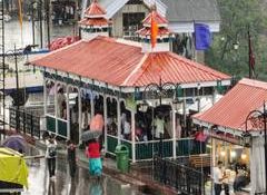 Pleasant weather, summer holidays bring tourist rush to Shimla; visitors laud traffic management