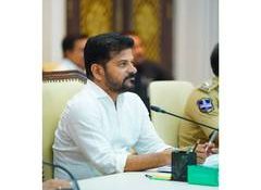 Telangana CM reviews success of Praja Palana-Pragati Pranalika