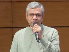 Railways Minister Ashwini Vaishnaw reviews master plan for redevelopment of busy stations