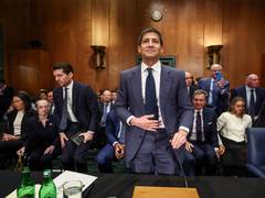 US Fed keeps key rate steady, signals new era under Warsh