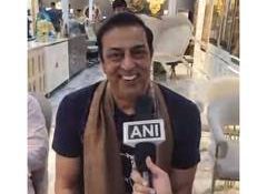 Vindu Dara Singh urges Indians to embrace yoga, credits PM Modi for its growth