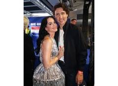 Katy Perry appears to snub exes Orlando Bloom, John Mayer during Spain concert, shows love for Justin Trudeau