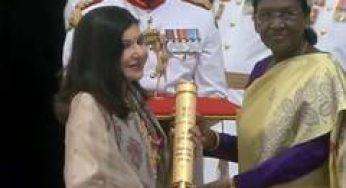 Alka Yagnik conferred with Padma Bhushan by President Droupadi Murmu