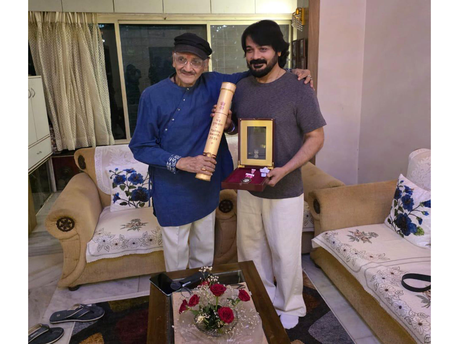 Prosenjit Chatterjee with father Biswajeet Chatterjee (Photo/Prosenjit'sTeam) Prosenjit Chatterjee with father Biswajeet Chatterjee (Photo/Prosenjit'sTeam)