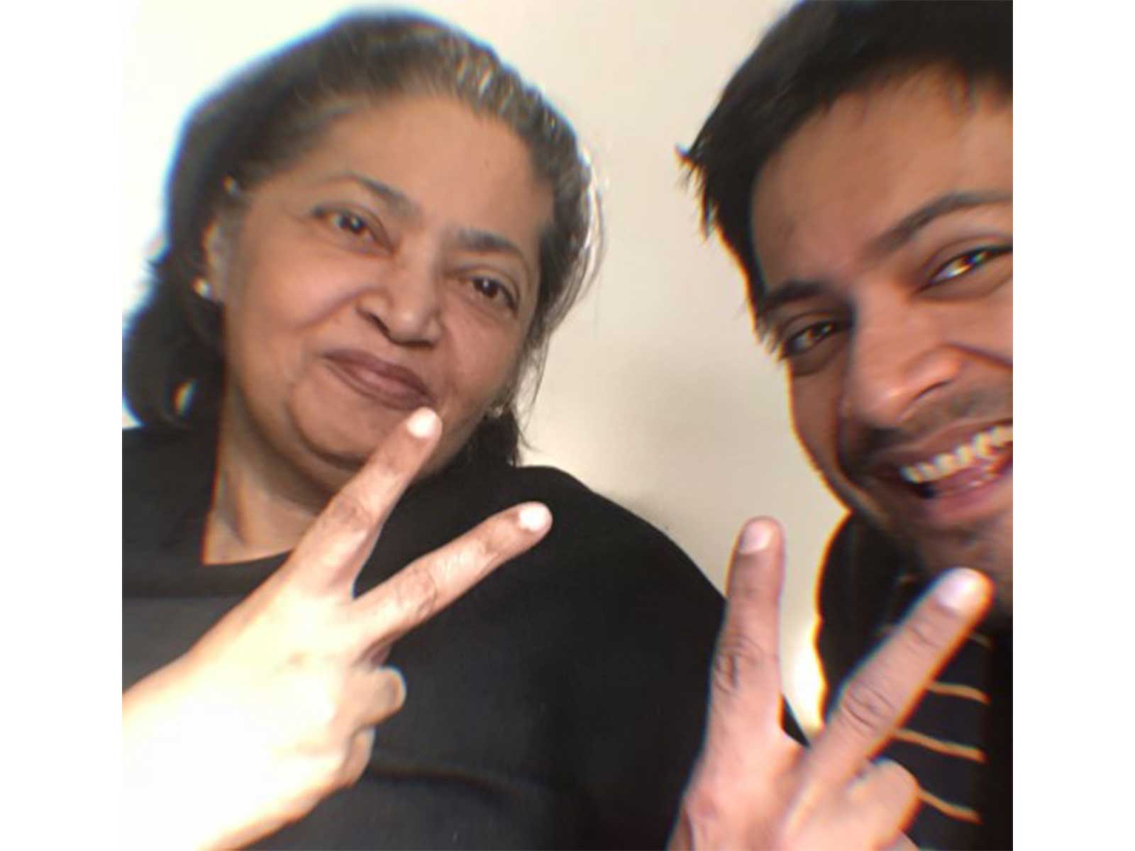 Ali Fazal remembers his mother on her death anniversary