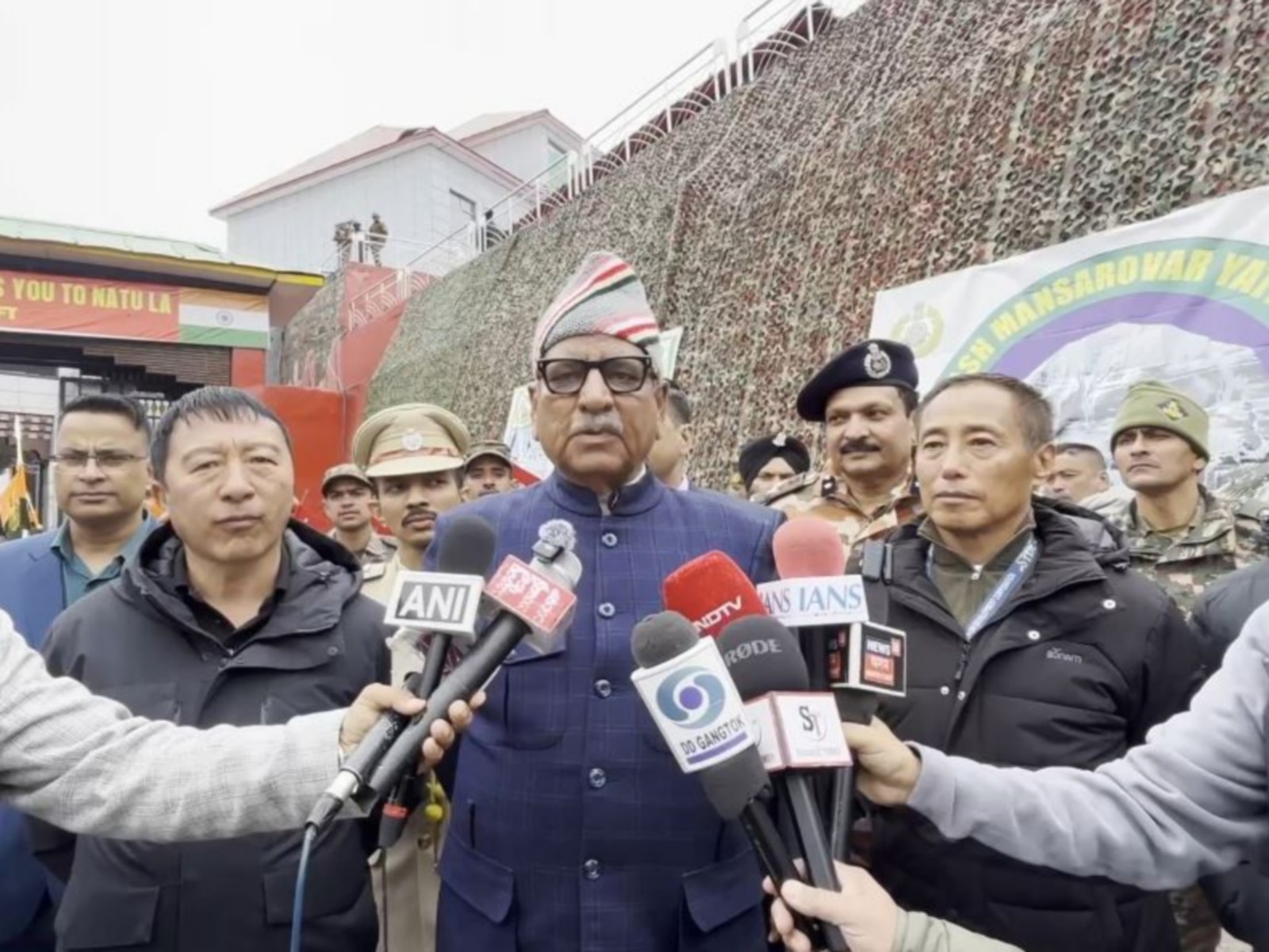 Sikkim Governor Om Prakash Mathur flags off Kailash Mansarovar Yatra (Photo/ANI)