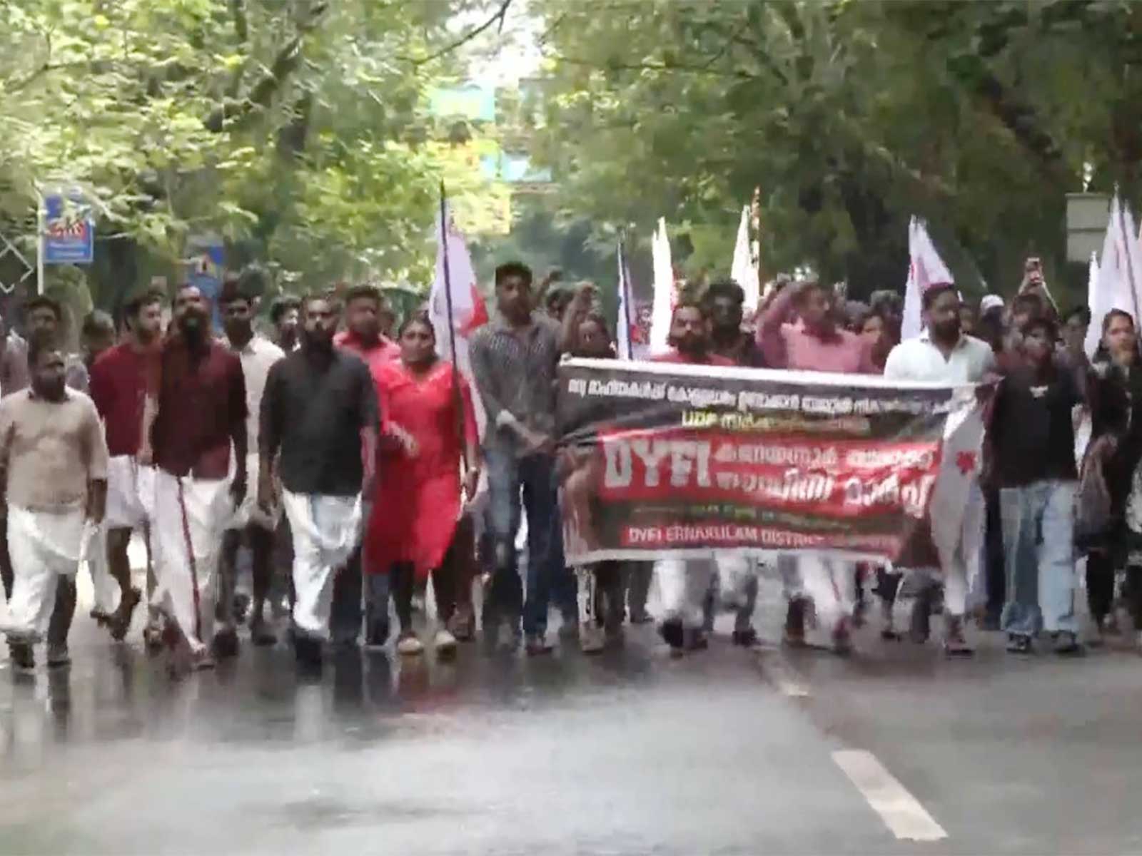 Democratic Youth Federation stages protest against UDF govt (Photo/ANI) Democratic Youth Federation stages protest against UDF govt (Photo/ANI)