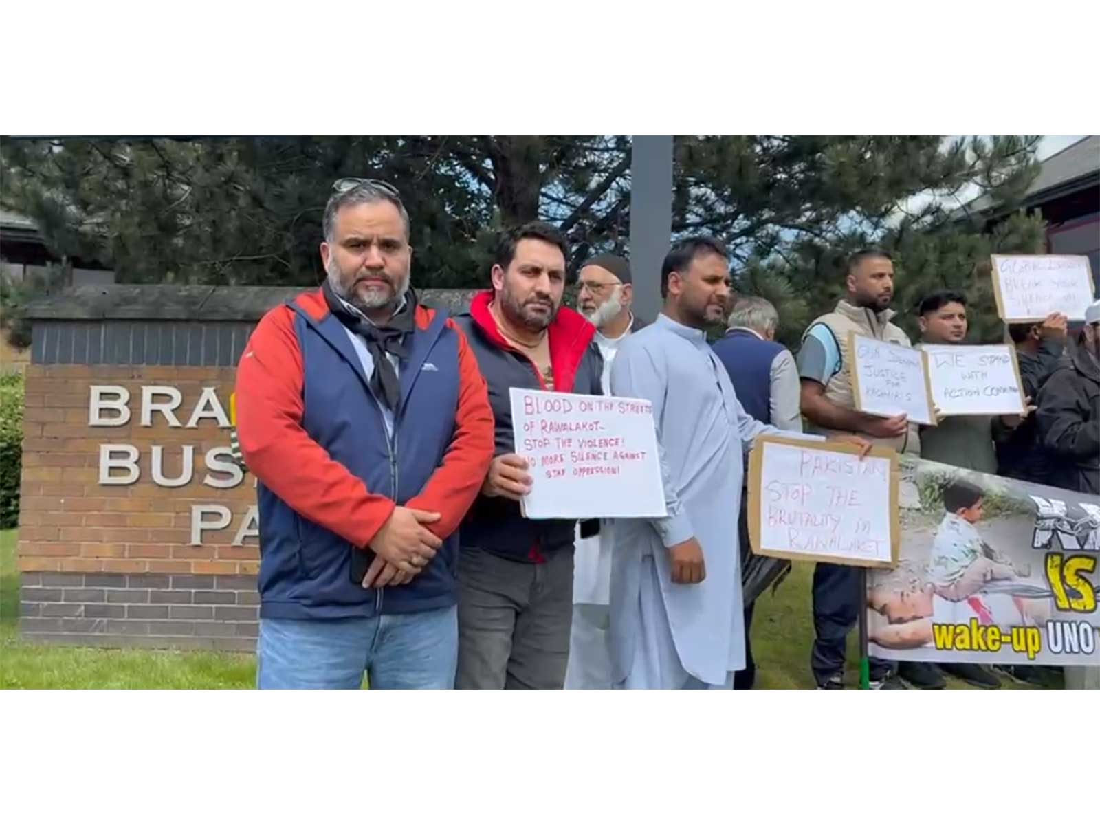 United Kashmir People's National Party (UKPNP) activists protest in Bardford (Photo/ANI) United Kashmir People's National Party (UKPNP) activists protest in Bardford (Photo/ANI)
