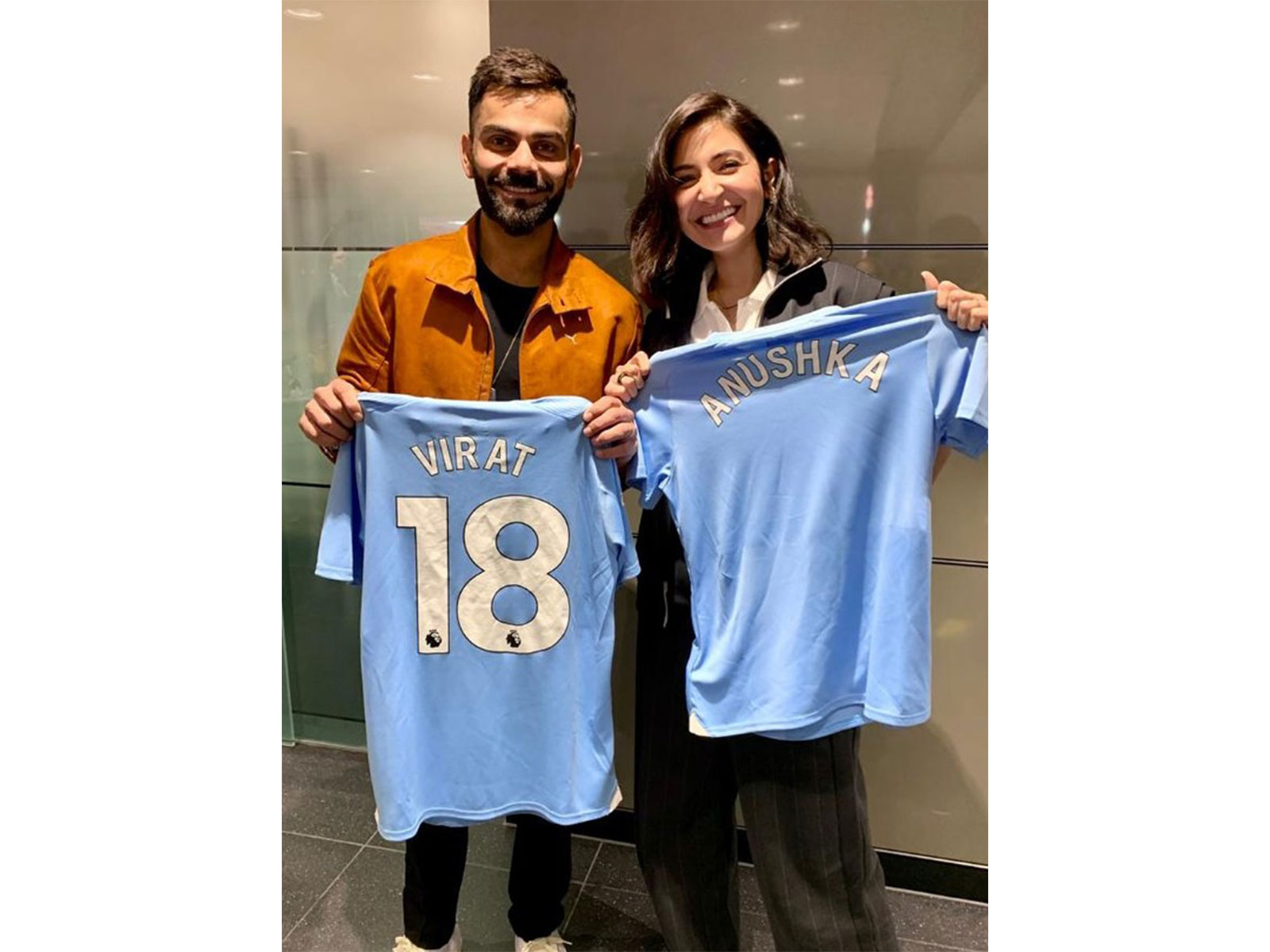 Virat Kohli and Anushka Sharma (Image source: Manchester City) Virat Kohli and Anushka Sharma (Image source: Manchester City)