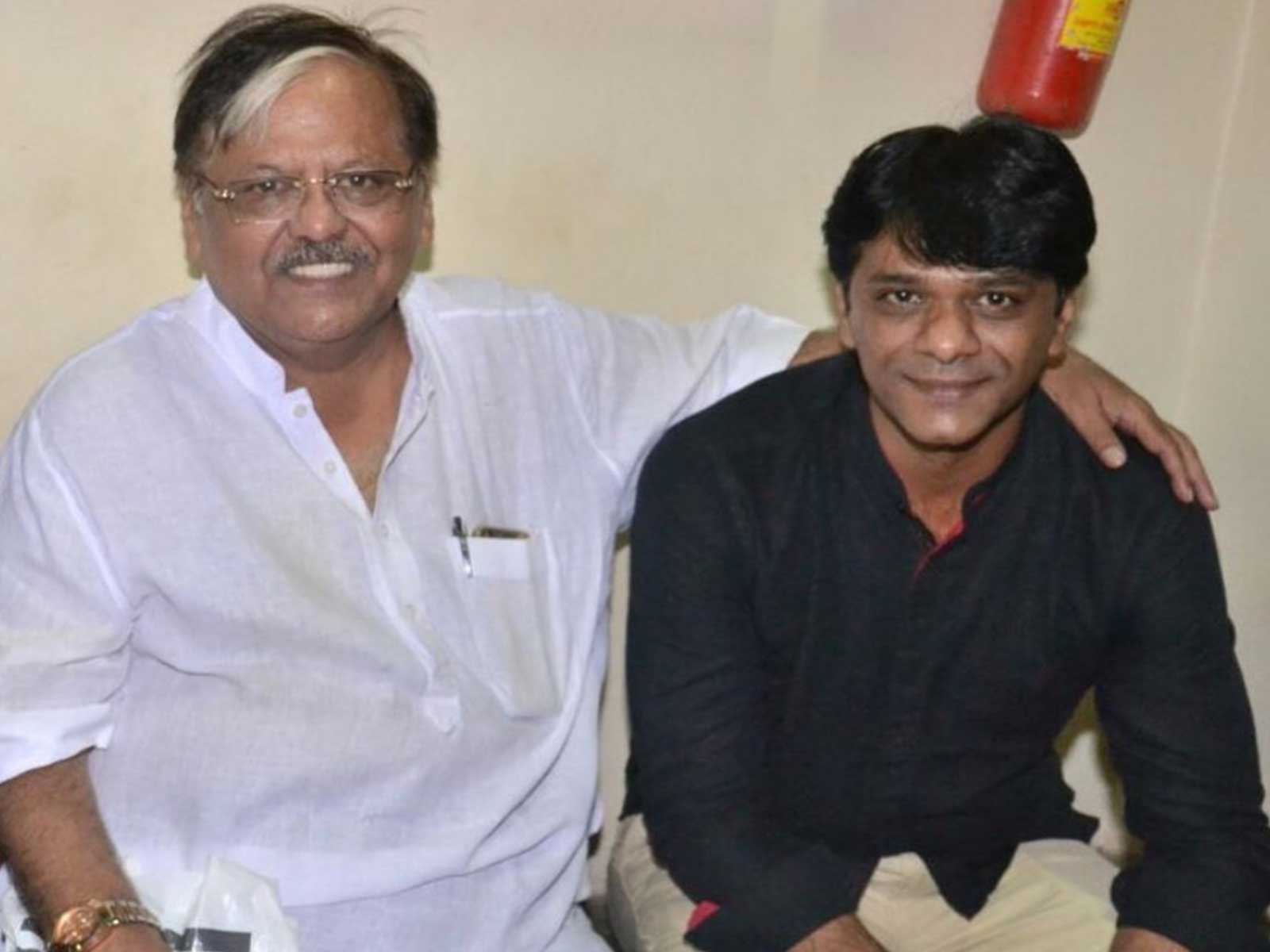 Late Arvind Vekaria (left) with his son Tanmay Vekaria (Photo/Instagram/ @tanmayvekariaofficial) Late Arvind Vekaria (left) with his son Tanmay Vekaria (Photo/Instagram/ @tanmayvekariaofficial)