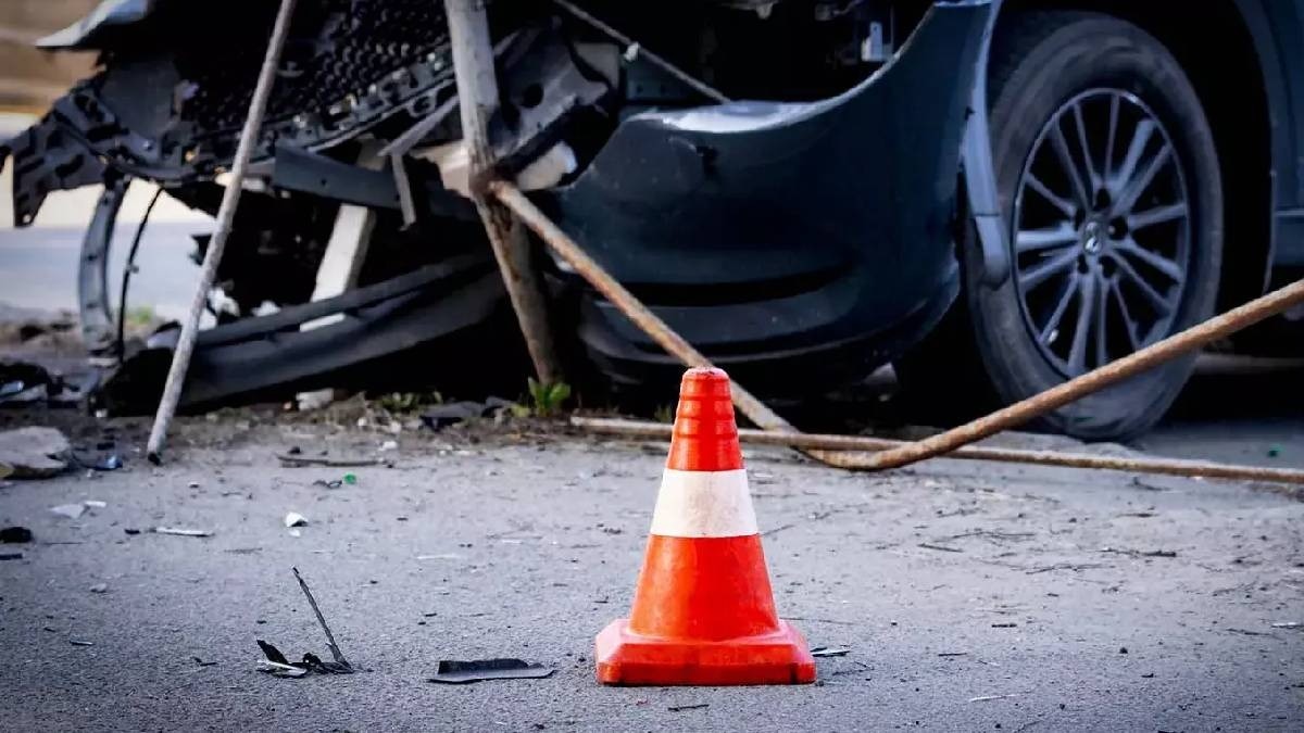 Woman killed, five injured in Rajokari flyover crash