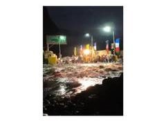 Flash flood near Jispa brings traffic to a standstill; police suspend movement towards affected stretch