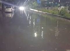 Gujarat: Rain accompanied by thunder and lightning lashes parts of Ahmedabad