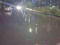 Gujarat: Rain accompanied by thunder and lightning lashes parts of Ahmedabad
