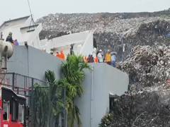 Pimpri Chinchwad building collapse: Municipal Commissioner directs officials to register police case against contractor