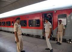4 RPF personnel suspended for allegedly assaulting Deputy Station Superintendent at Agra Cantt Railway Station