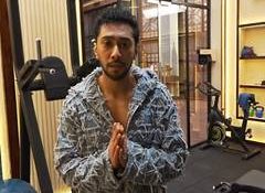 Zaid Darbar apologises to wife Gauahar Khan for laughing at Kushal Tandon's 'tujhe meri cheezein pasand aati hai' remark
