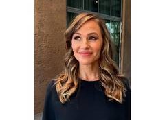 Jennifer Garner, Judy Greer spotted filming Netflix's '13 Going on 30' reimagining