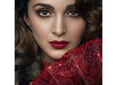 'Toxic' makers unveil Kiara Advani's new poster as Nadia, sending birthday wishes