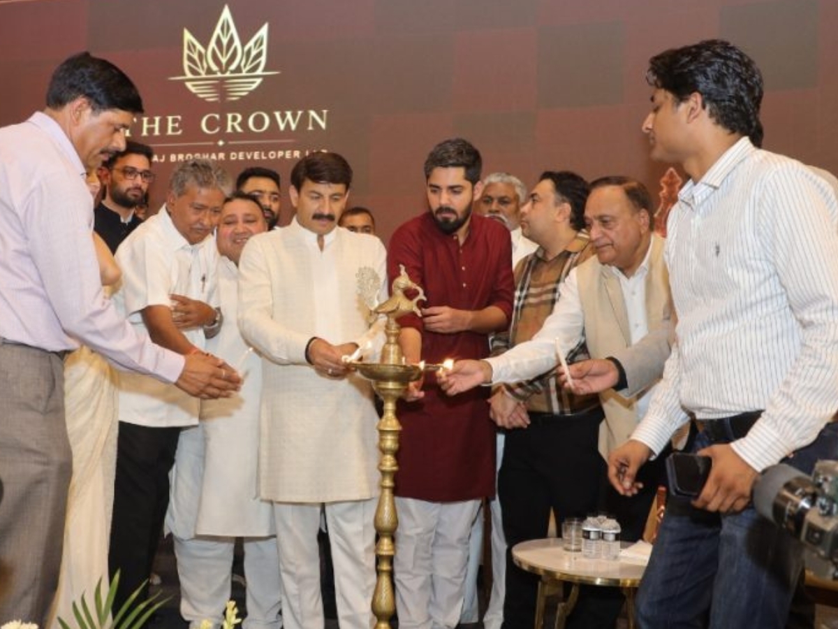 MP Manoj Tiwari Attends Helicopter Survey And Bhoomi Pujan Of The Crown In Dholera SIR