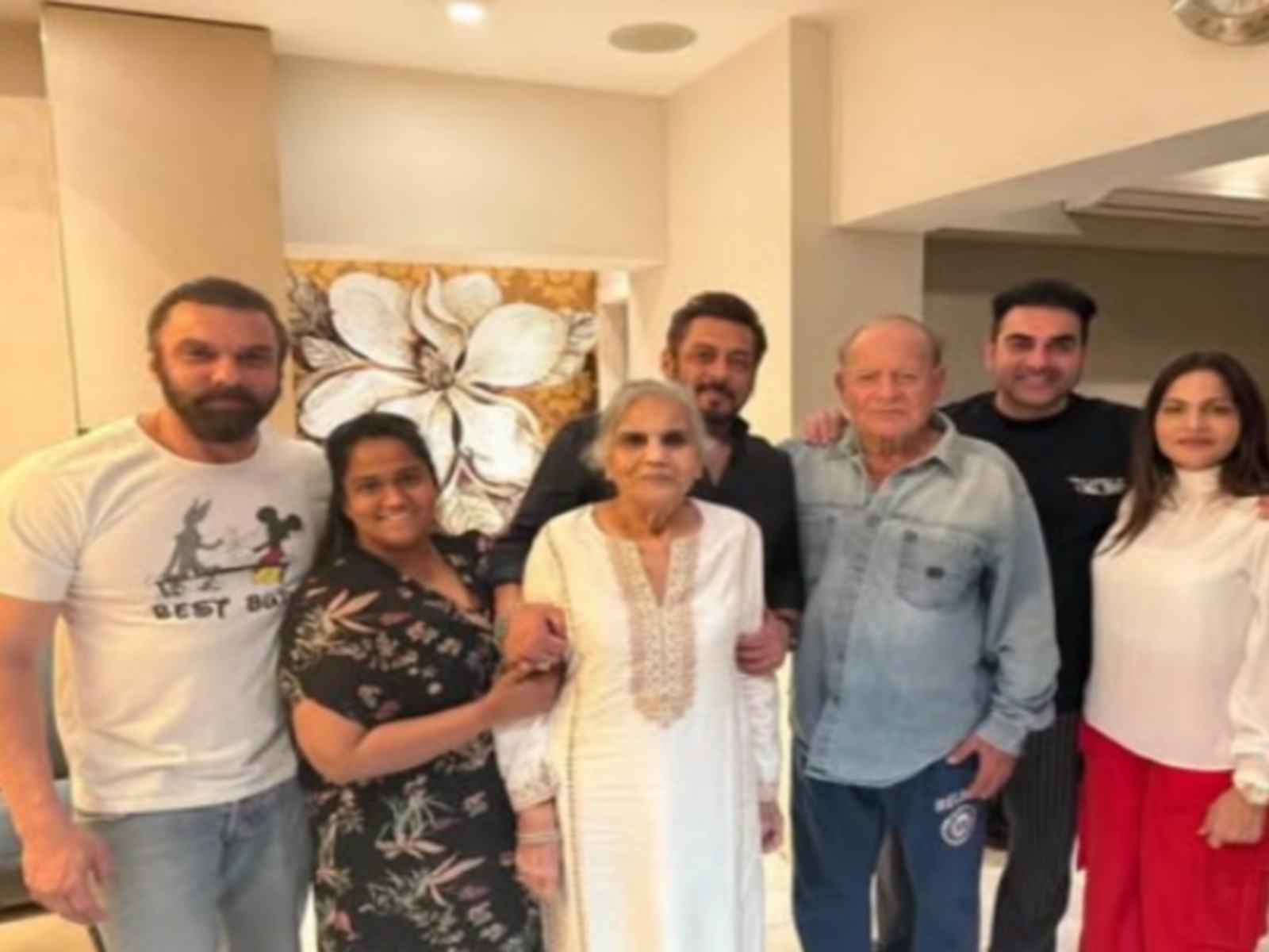 Salman Khan family (Image source: Sohail's Instagram) Salman Khan family (Image source: Sohail's Instagram)