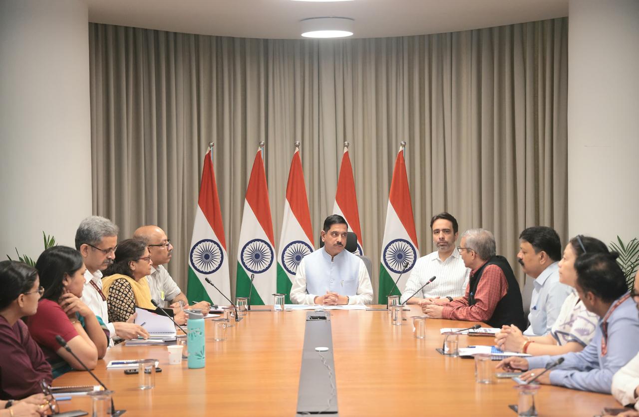 After Pradhan’s Exit, Joshi Takes Charge of Education Ministry