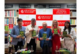 Nadir Godrej launches Dheeraj Gupta’s book ‘Loved By A Billion’.