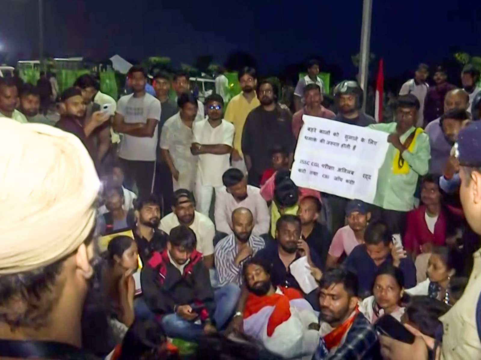 Rahul urges Hemant to personally meet protesting students in Jharkhand