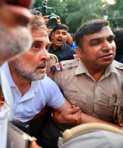 With young protesters by his side, Rahul slams govt, says PM, HM doesn’t have courage to stand here like them