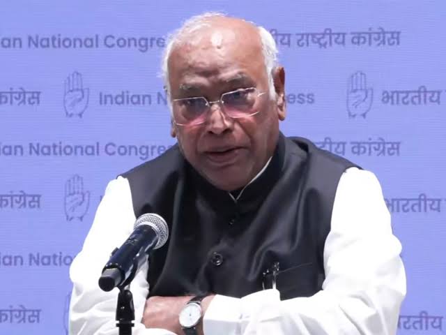 CWC meeting: Kharge targets Modi government over youth, Ram temple donations and China border
