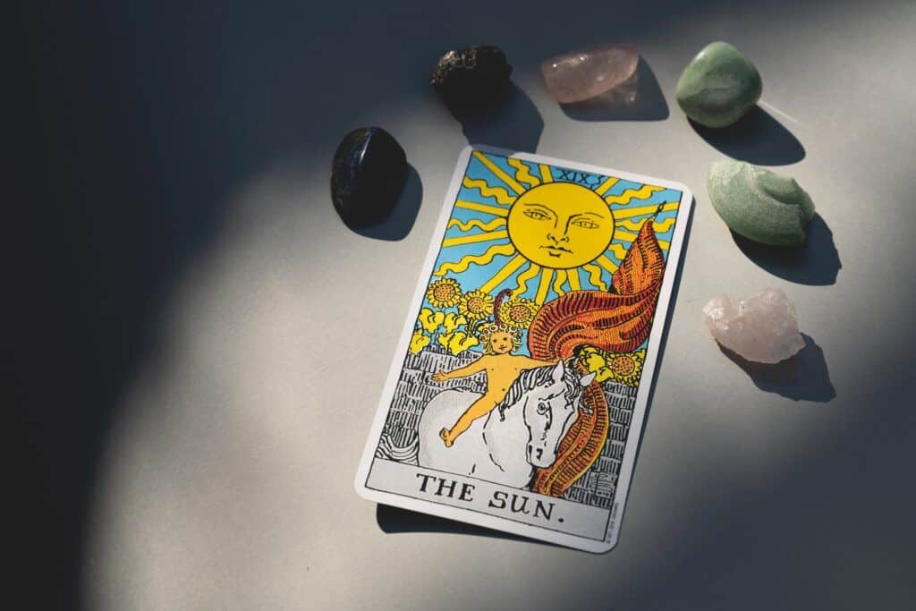 the representation of sun tarot card