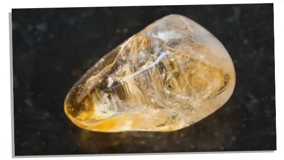 the crystals Citrine being used for manifesting