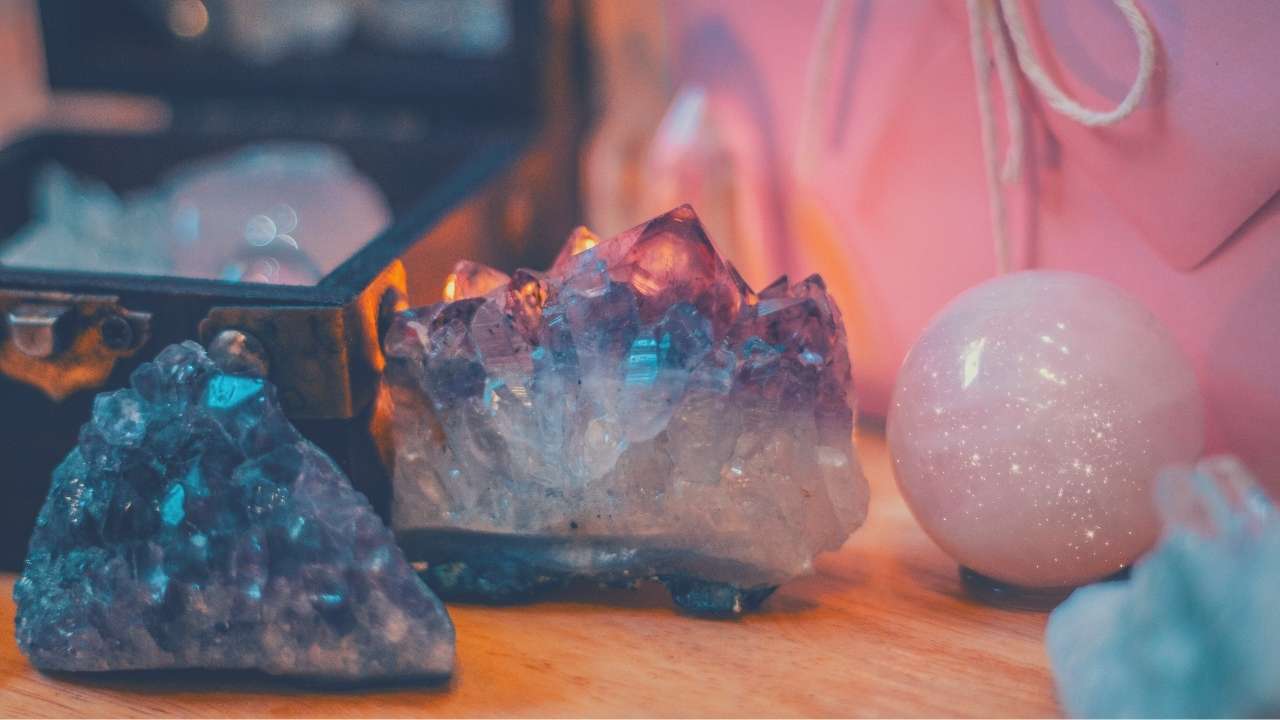 Crystals For Manifesting (7 That Are Best For Manifestation)